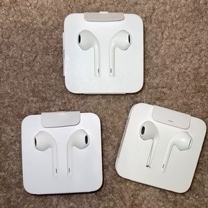 Never Used Apple Cord Headphones